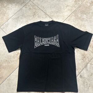 Balenciaga Paris Arch Logo T
Shirt Black Size L